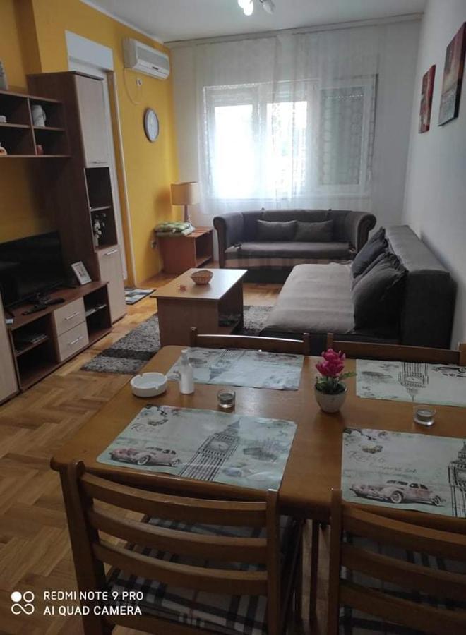 Apartman Marina Sa Garazom Νόβι Σαντ Εξωτερικό φωτογραφία