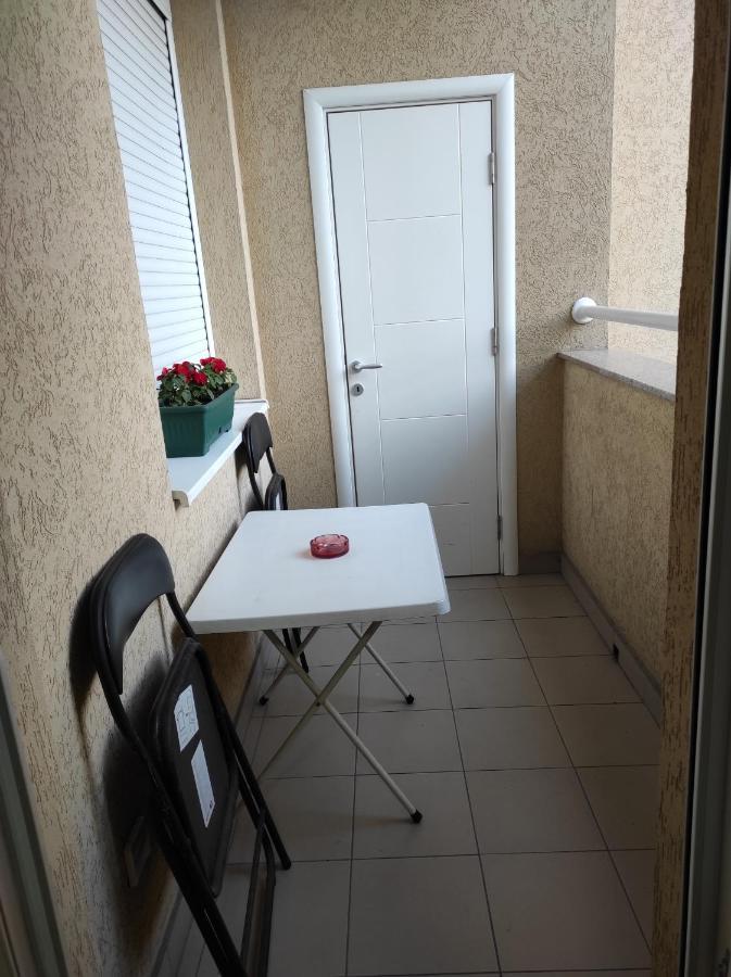 Apartman Marina Sa Garazom Νόβι Σαντ Εξωτερικό φωτογραφία