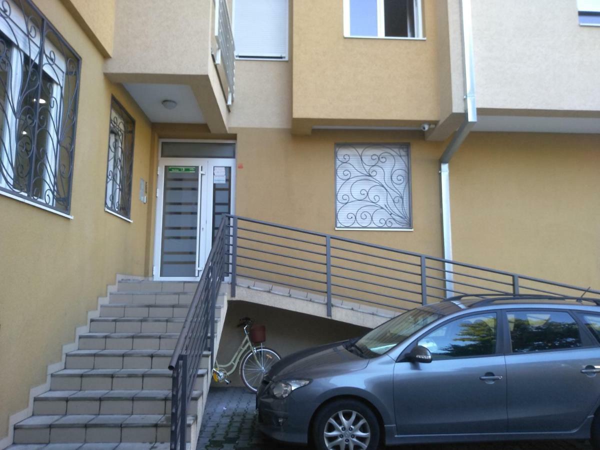 Apartman Marina Sa Garazom Νόβι Σαντ Εξωτερικό φωτογραφία