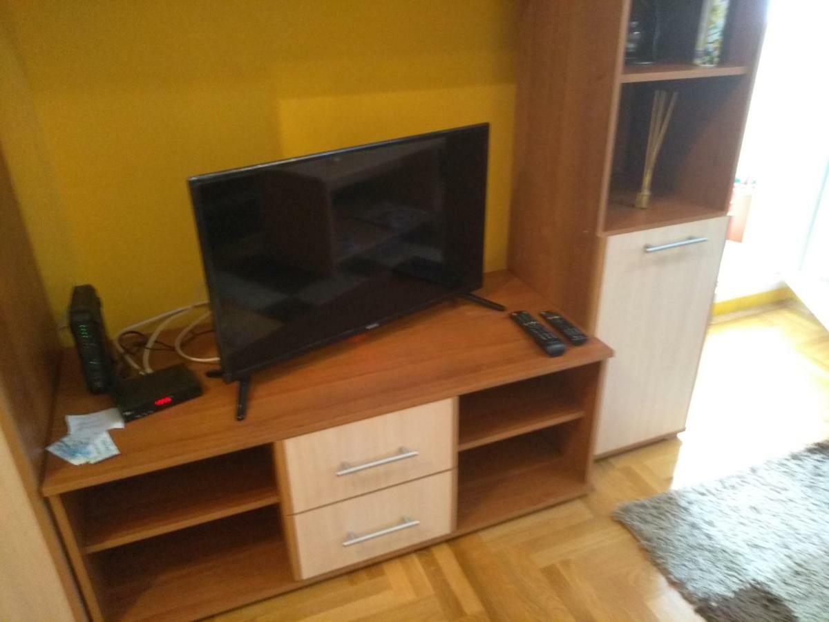 Apartman Marina Sa Garazom Νόβι Σαντ Εξωτερικό φωτογραφία