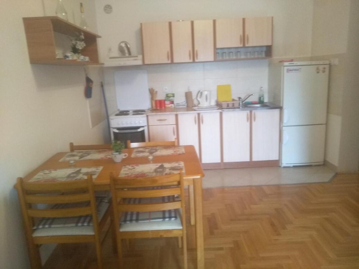 Apartman Marina Sa Garazom Νόβι Σαντ Εξωτερικό φωτογραφία
